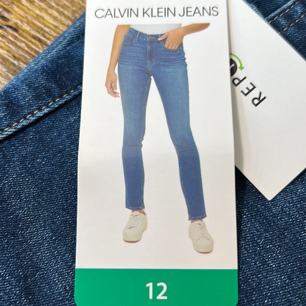 *NWT* Calvin Klein Jeans High Rise Skinny Jeans Size 12